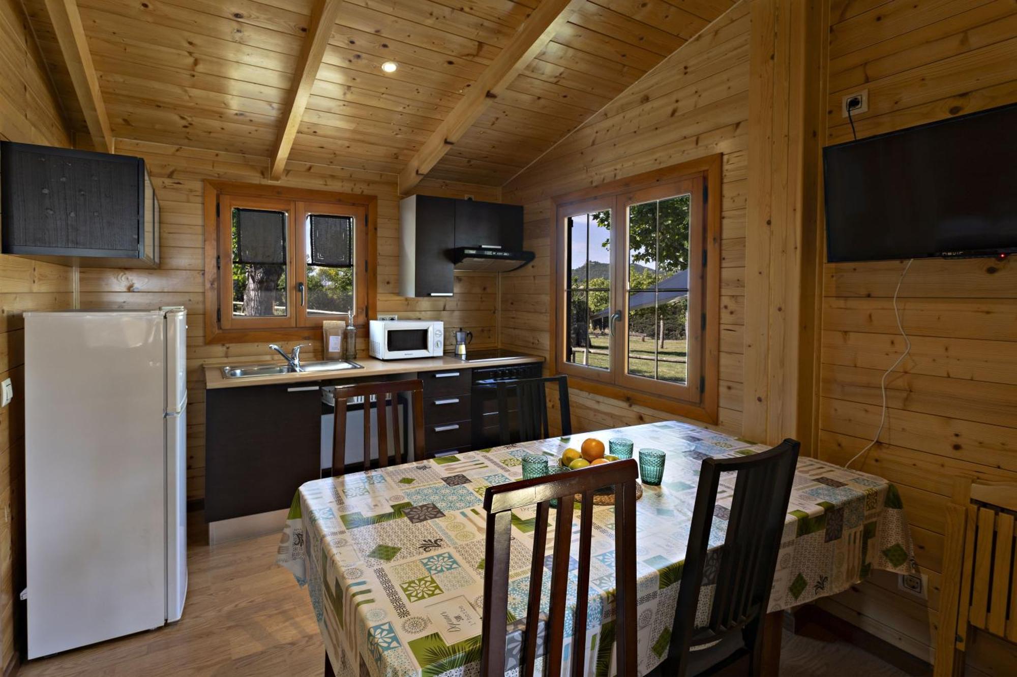 Bungalows - Camping El Solsones Solsona Zewnętrze zdjęcie
